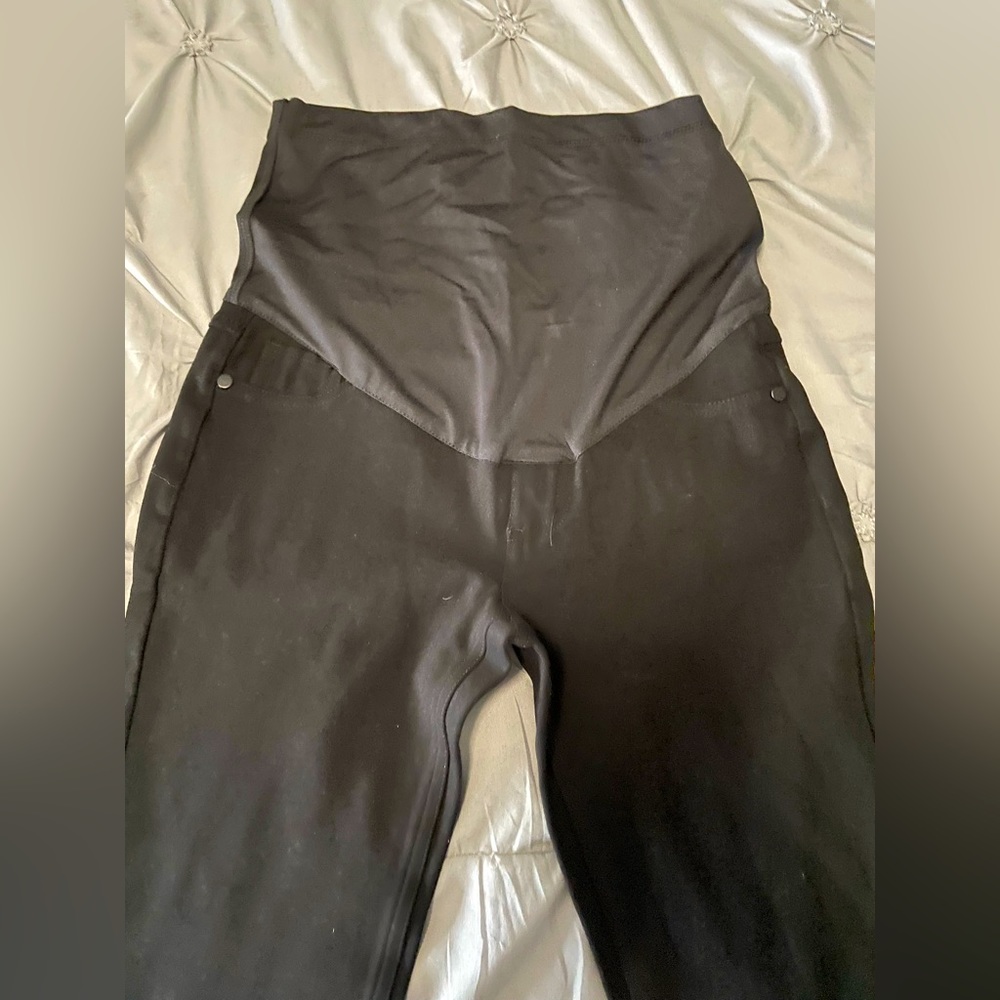 Black cropped skinny maternity jeggings